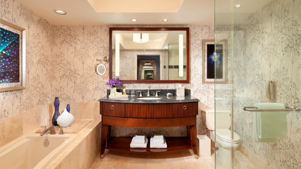 Bellagio King Room - Indigo Bathroom